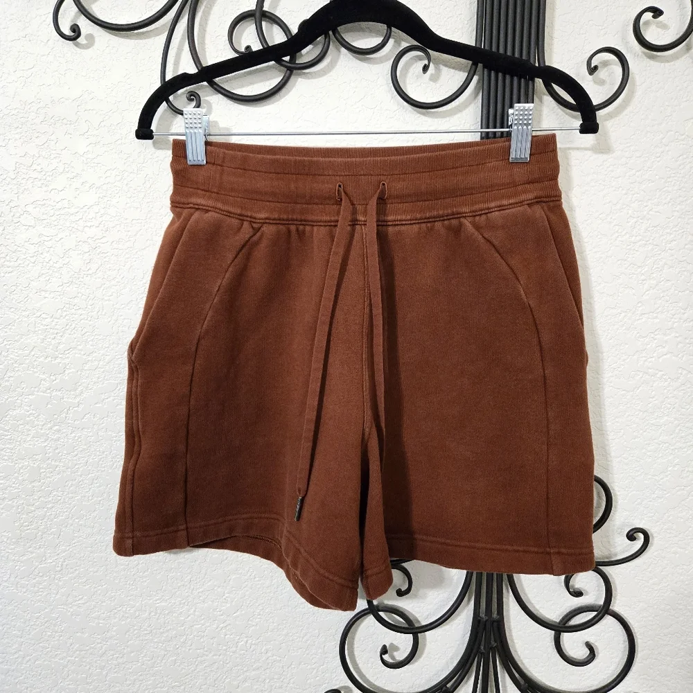 LULULEMON Scuba Shorts | 6‎